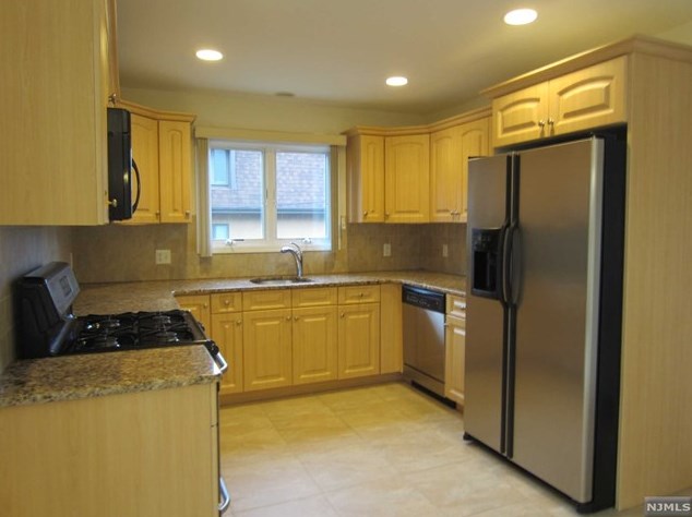 14 Mahan St, Tenafly, NJ 07670