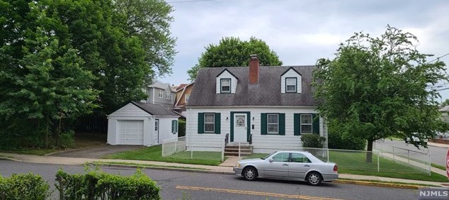 81 Hendel Ave, North Arlington, NJ 07031
