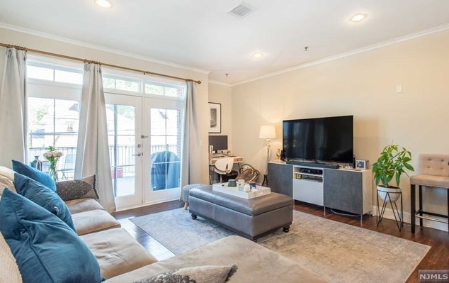 500 Anderson Ave #105, Cliffside Park, NJ 07010