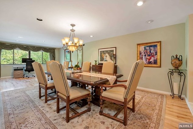 44 Kira Ln, Ridgewood, NJ 07450