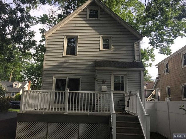 23 New York Ave, Bergenfield, NJ 07621-1328
