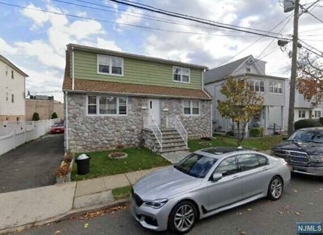 425 10th St, Carlstadt, NJ 07072