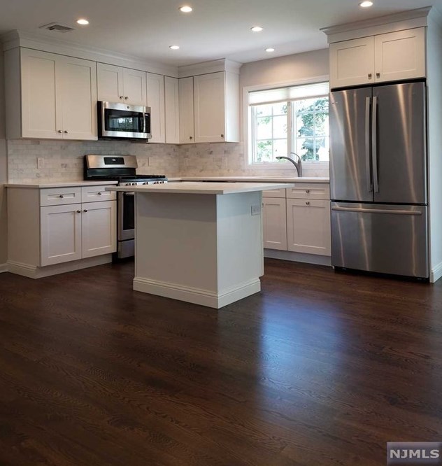 53 Newcomb Rd, Tenafly NJ  07670-1525 exterior