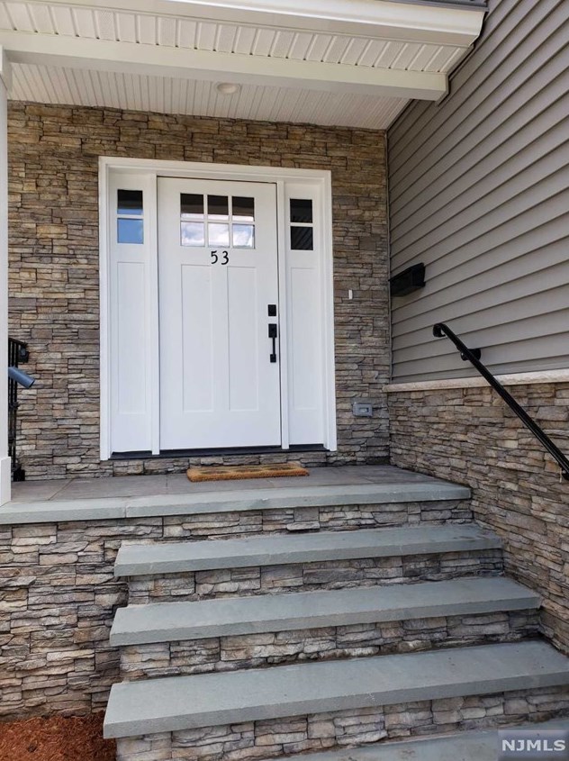 53 Newcomb Rd, Tenafly NJ  07670-1525 exterior