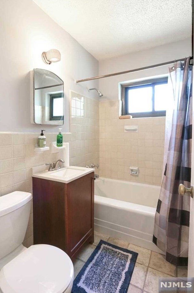 3040 Edwin Ave, West Fort Lee NJ  07024-3604 exterior