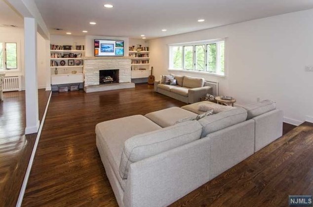 124 Leroy St, Tenafly, NJ 07670-2929