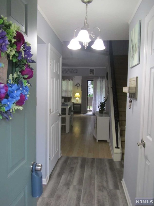 4 New Bedford Rd, West Milford, NJ 07480