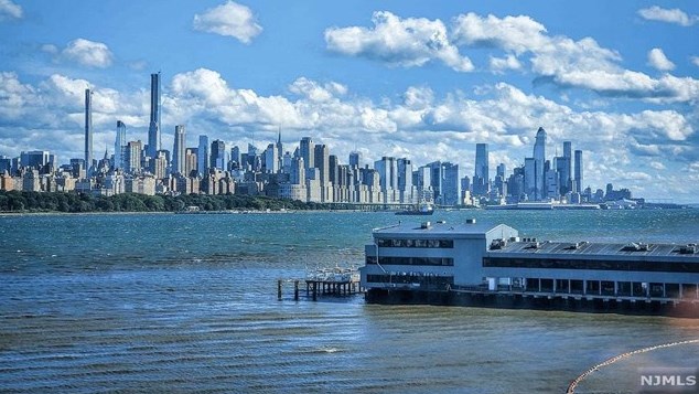 6213 City Pl, Edgewater, NJ 07020