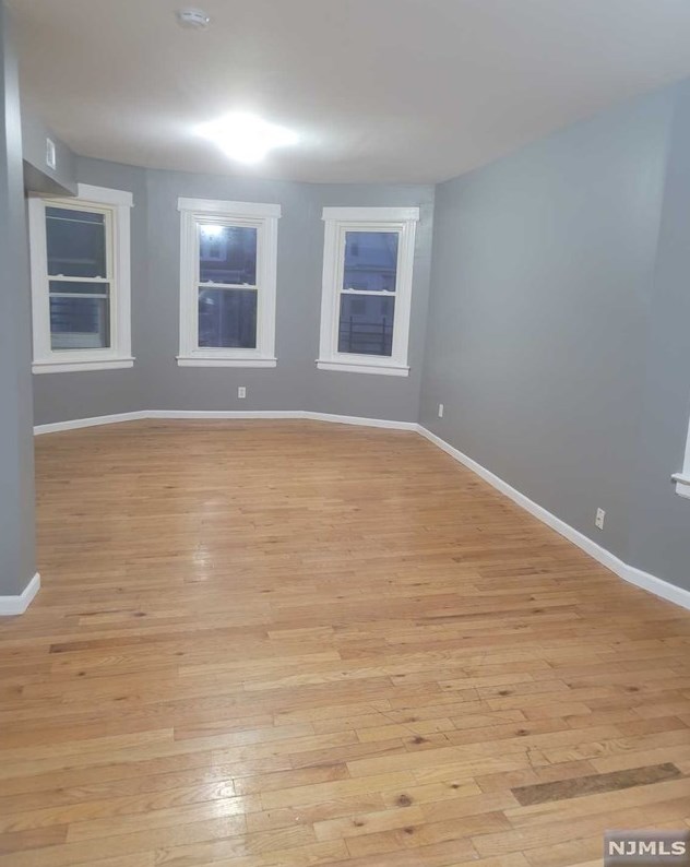 175 N 17th St, East Orange, NJ 07017