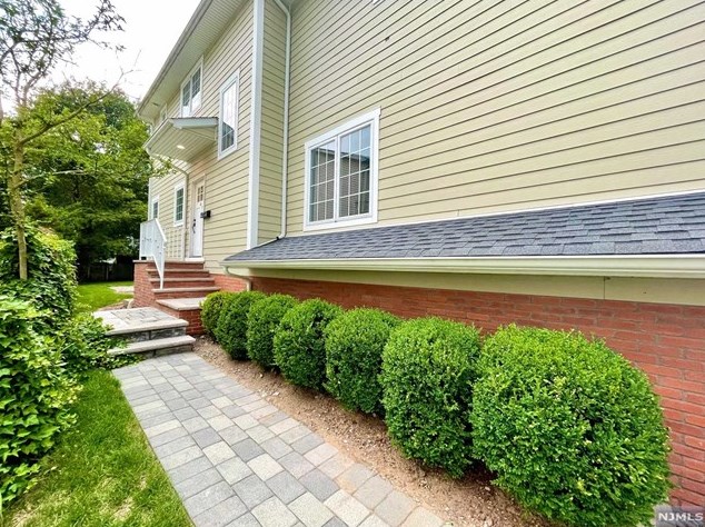 39 Grove St #a, Tenafly, NJ 07670