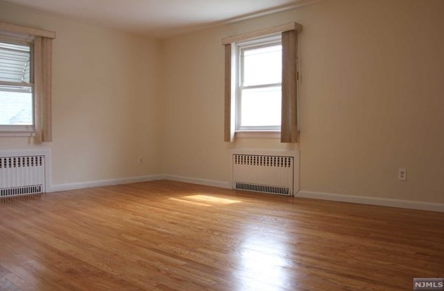 369 Coolidge Ave #2nd Fl, West Fort Lee, NJ 07024
