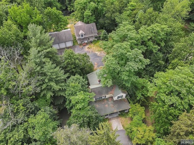 316 E Allendale Ave, Allendale, NJ 07401