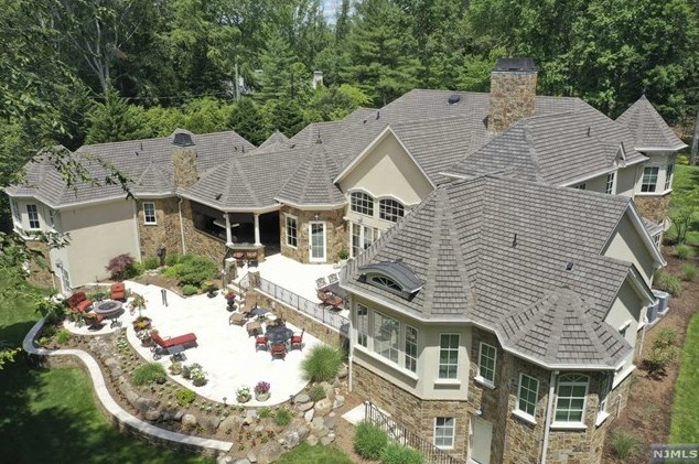 12 N Church Rd, Upper Saddle River, NJ 07458