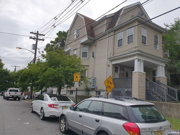 137 Graham Ave, Paterson NJ  07508-2422 exterior