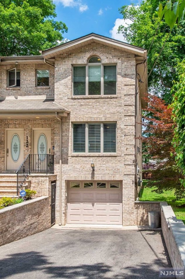 122 Woodside Ave, Ridgewood, NJ 07450