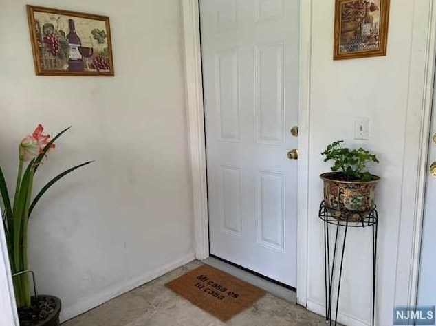 2455 3rd St #1, West Fort Lee, NJ 07024