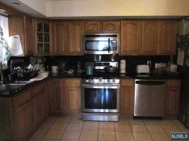 291 Desoto Pl #2, Fairview, NJ 07022