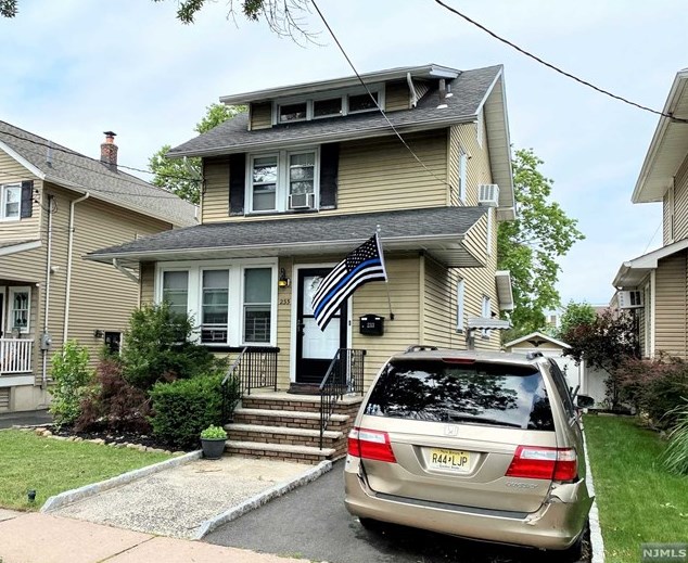 233 Post Ave, Lyndhurst, NJ 07071
