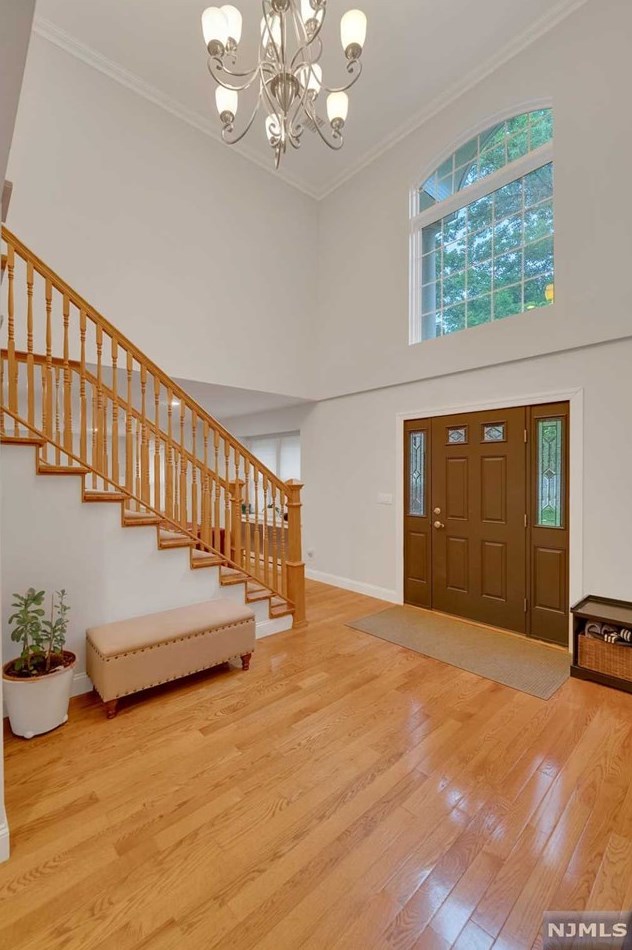 53 County Rd, Demarest, NJ 07627