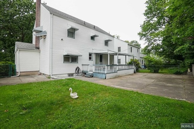 677 Lake St, Newark NJ  07104-0015 exterior