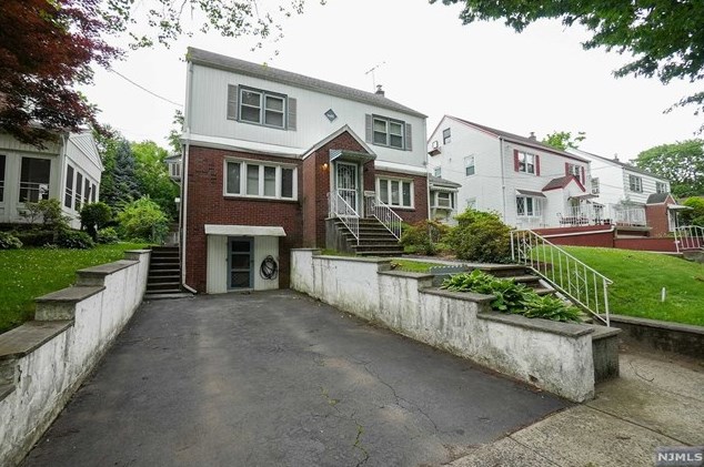677 Lake St, Newark NJ  07104-0015 exterior
