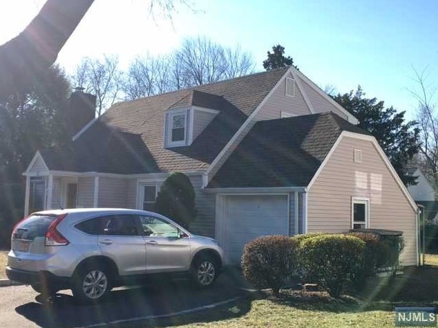 11 Lois Ave, Demarest, NJ 07627