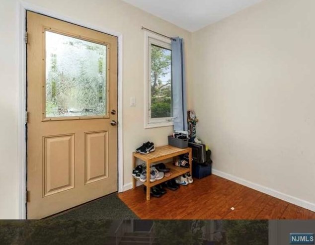 948 Virgil Ave, Ridgefield, NJ 07657