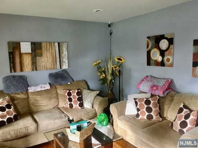 337 1st St, Saddle Brook, NJ 07663-6347