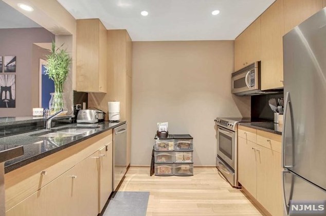 2102 City Pl #2102, Edgewater, NJ 07020