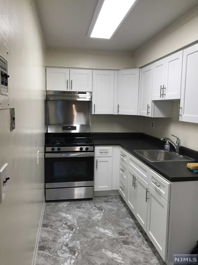 32 E Quackenbush Ave #7, Dumont, NJ 07628