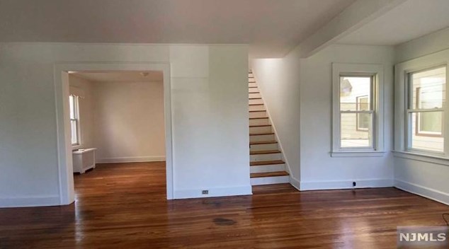 42 Fleetwood Pl, Newark NJ  07106-3505 exterior