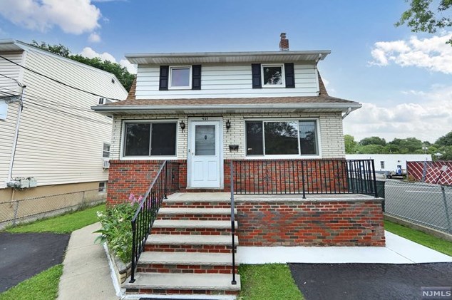 527 Edison St, Ridgefield, NJ 07657