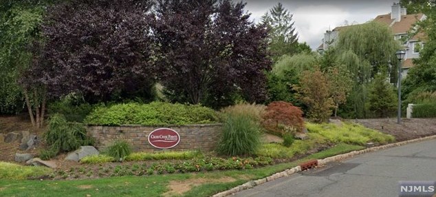 7 Fox Run Dr, Englewood, NJ 07631