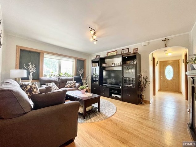 11 Morris Ave, Outwater, NJ 07026