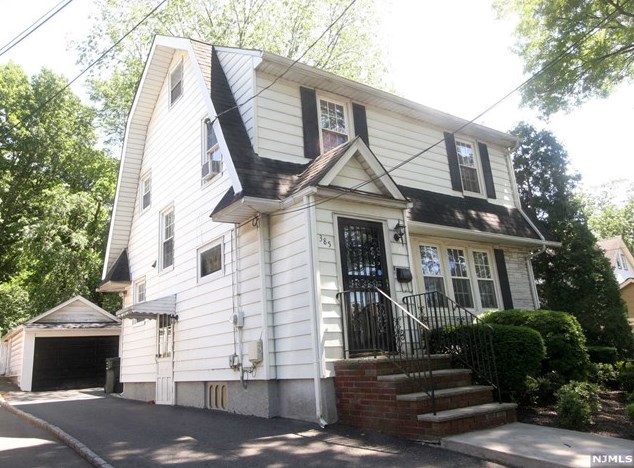 385 Carmita Ave, Rutherford, NJ 07070