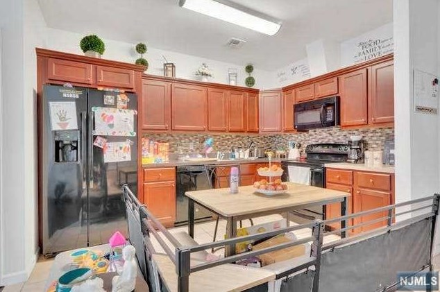 5808 Washington St #307, West New York, NJ 07093