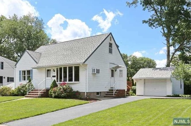 332 Jackson Ave, Westwood, NJ 07676-4755