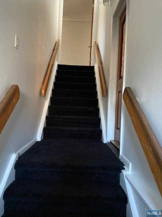 1614 Gerome Ave, West Fort Lee NJ  07024-5643 exterior