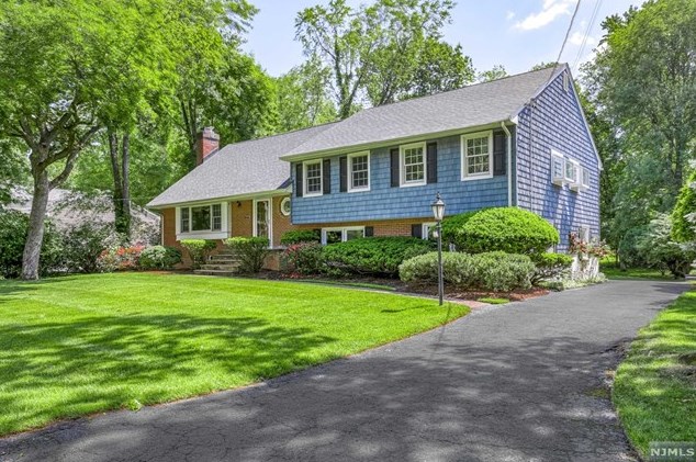 377 Hopper Ave, Ridgewood, NJ 07450