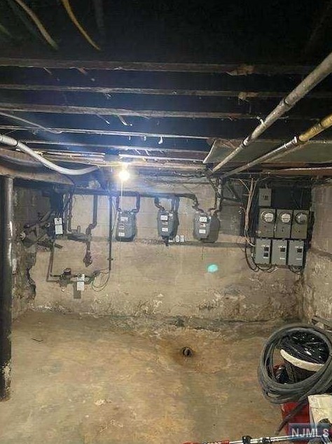 65 Grove St, Bloomfield, NJ 07003