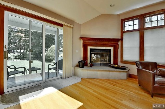 10 Spruce St, Tenafly, NJ 07670-1520