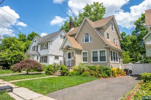 378 Demarest Ave, Oradell, NJ 07649