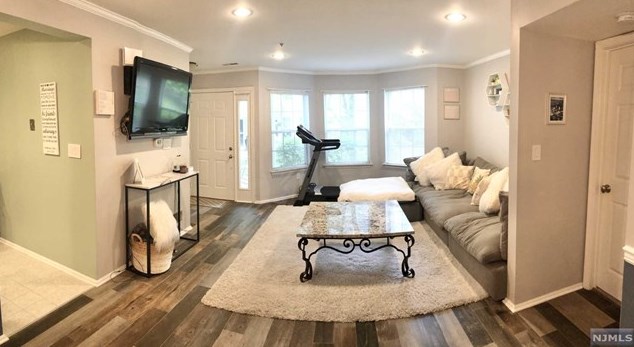 1471 Cornwall Rd, Mahwah, NJ 07430