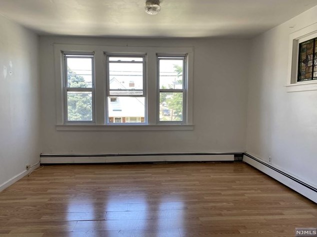 118 Mercer St, Wallington, NJ 07057