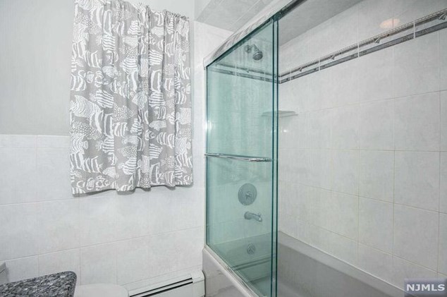 35 Winthrop Rd, Hillsdale NJ  07642-1114 exterior