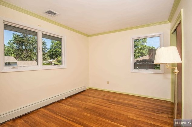 35 Winthrop Rd, Hillsdale NJ  07642-1114 exterior