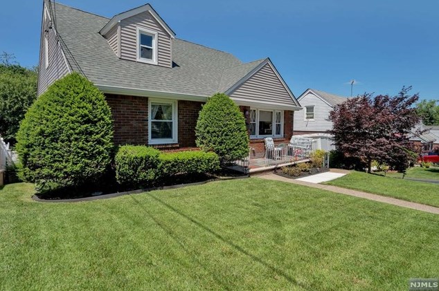 511 Macarthur Ave, Outwater, NJ 07026