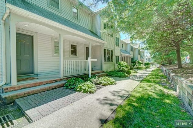 477 Undercliff Ave, Edgewater, NJ 07020