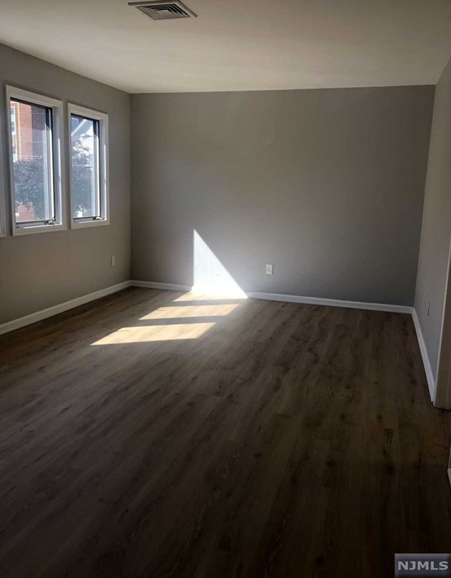 301 Bloomfield Ave #2, Nutley, NJ 07110