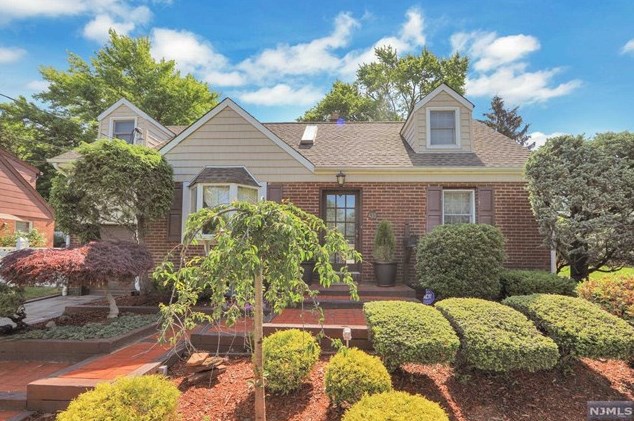 410 Lee Ave, River Edge, NJ 07661